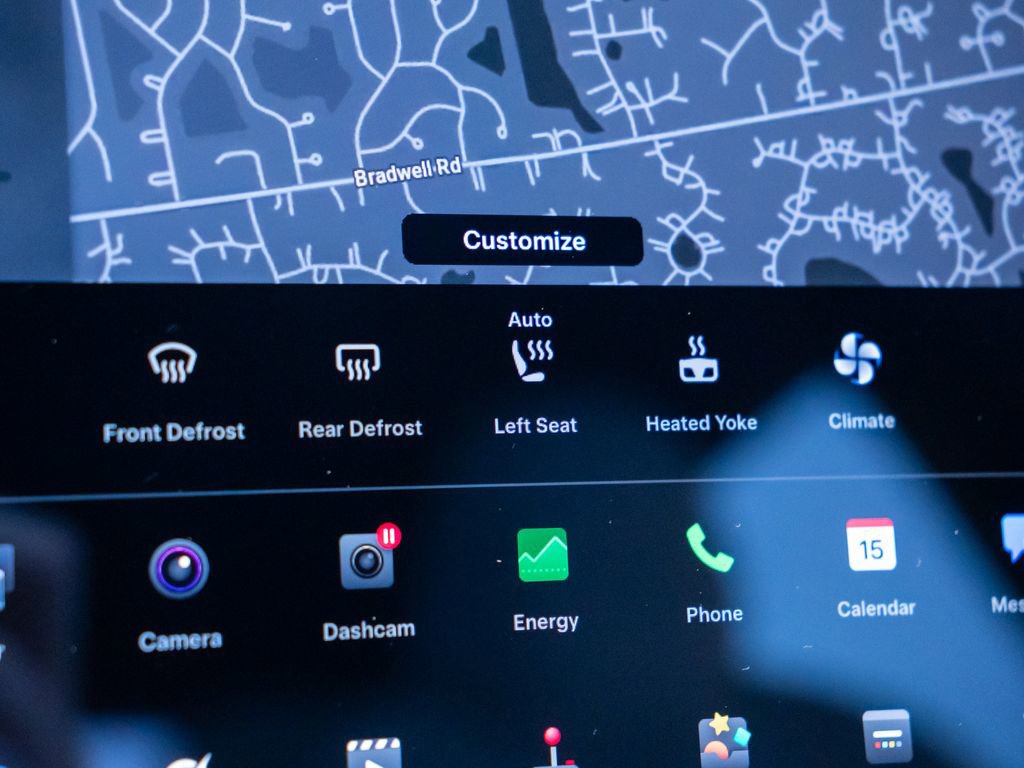 Used 2023 Tesla Model S Standard Range image 21