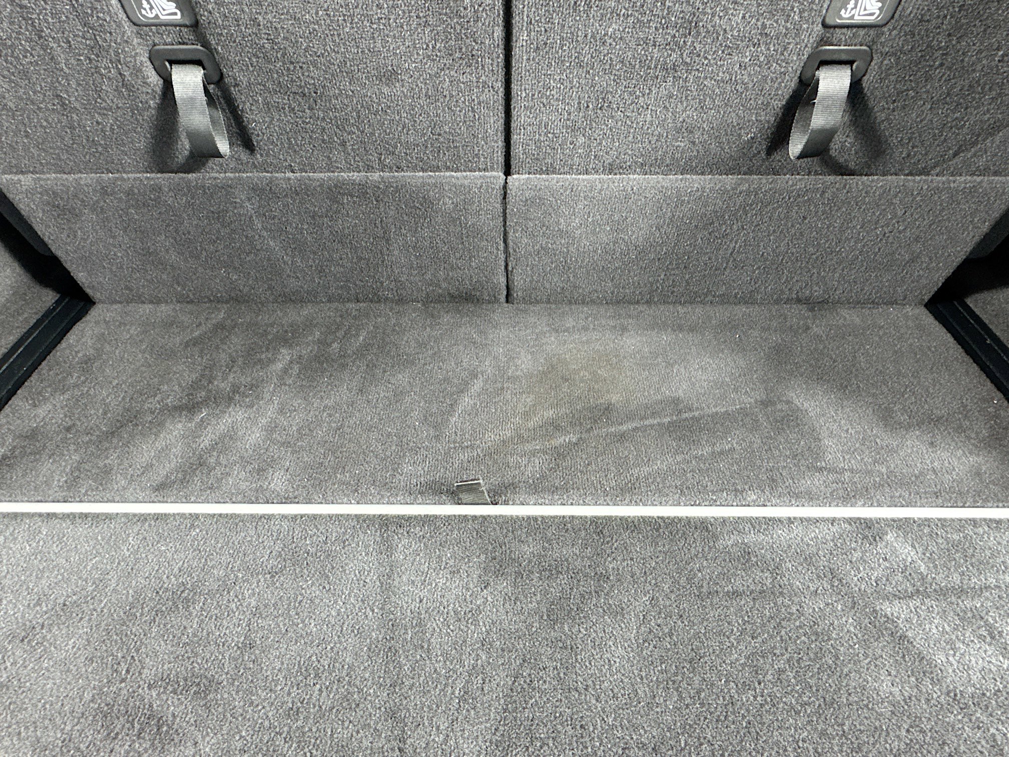 Used 2018 Land Rover Discovery HSE image 34