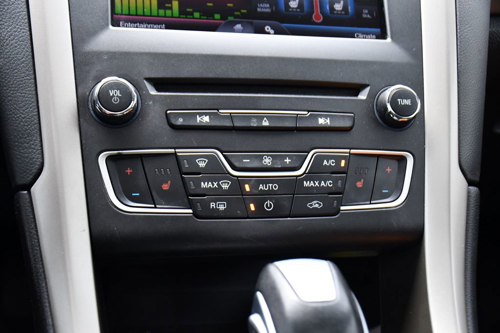 Used 2016 Ford Fusion SE w/ Equipment Group 202A FWD image 25