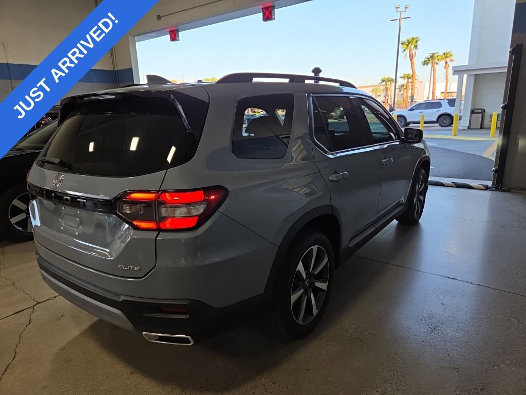 Certified 2025 Honda Pilot Elite image 3