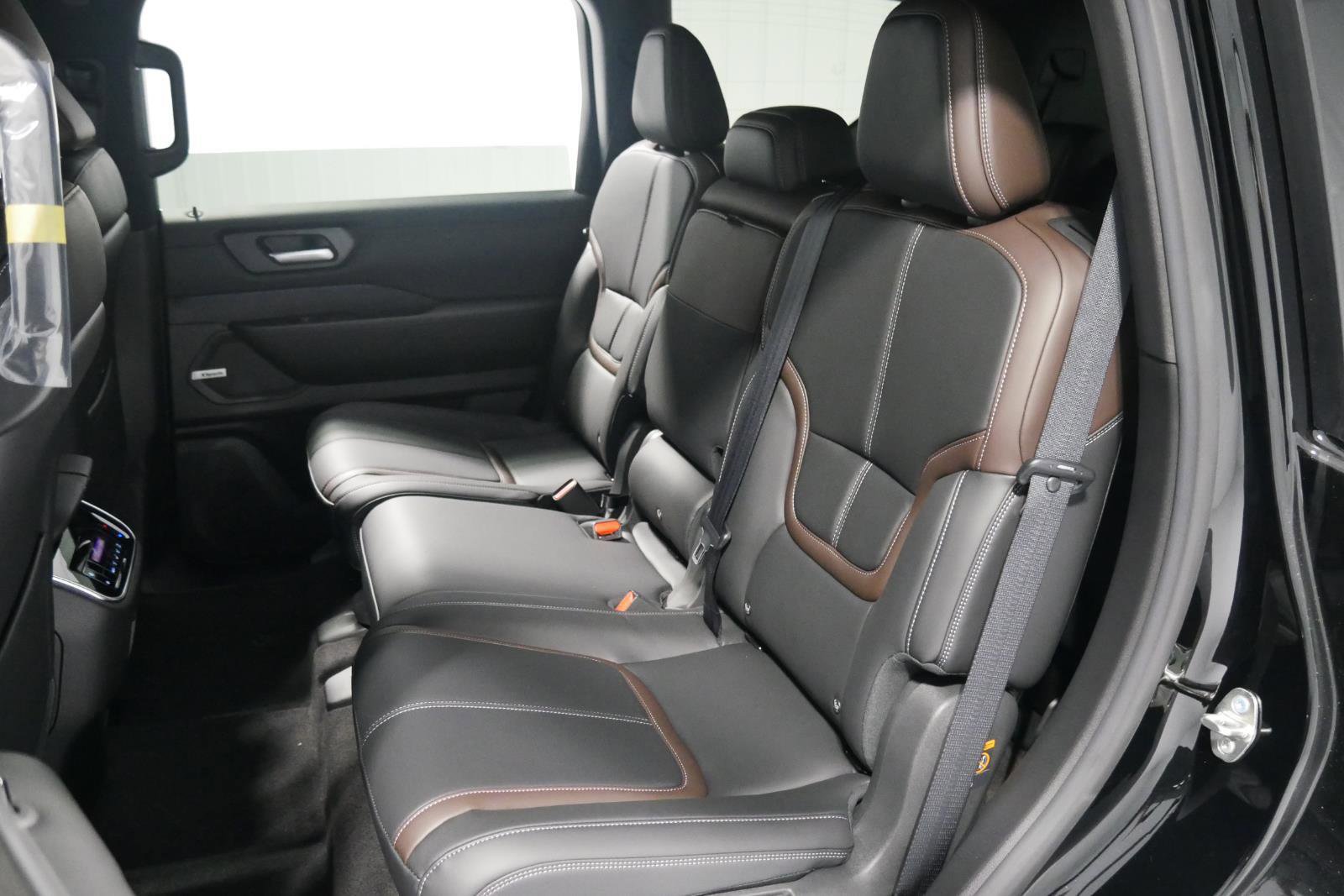 New 2026 Nissan Armada SL image 11