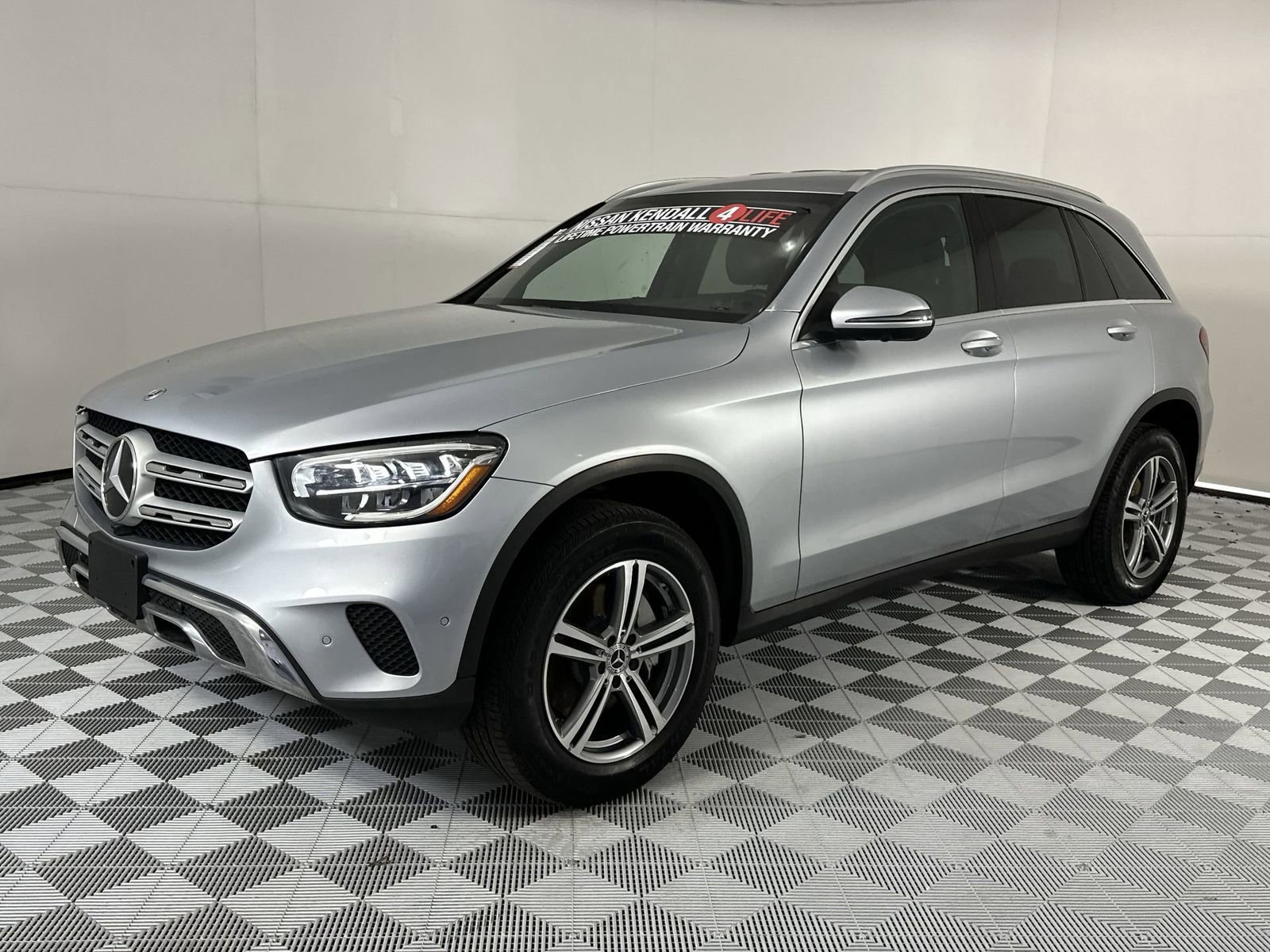 Used 2022 Mercedes-Benz GLC 300 4MATIC w/ Premium Package Lite image 4