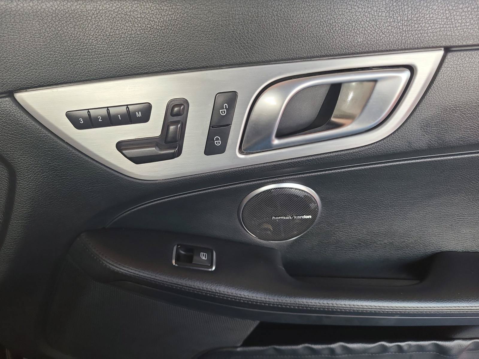Used 2013 Mercedes-Benz SLK 250 image 18