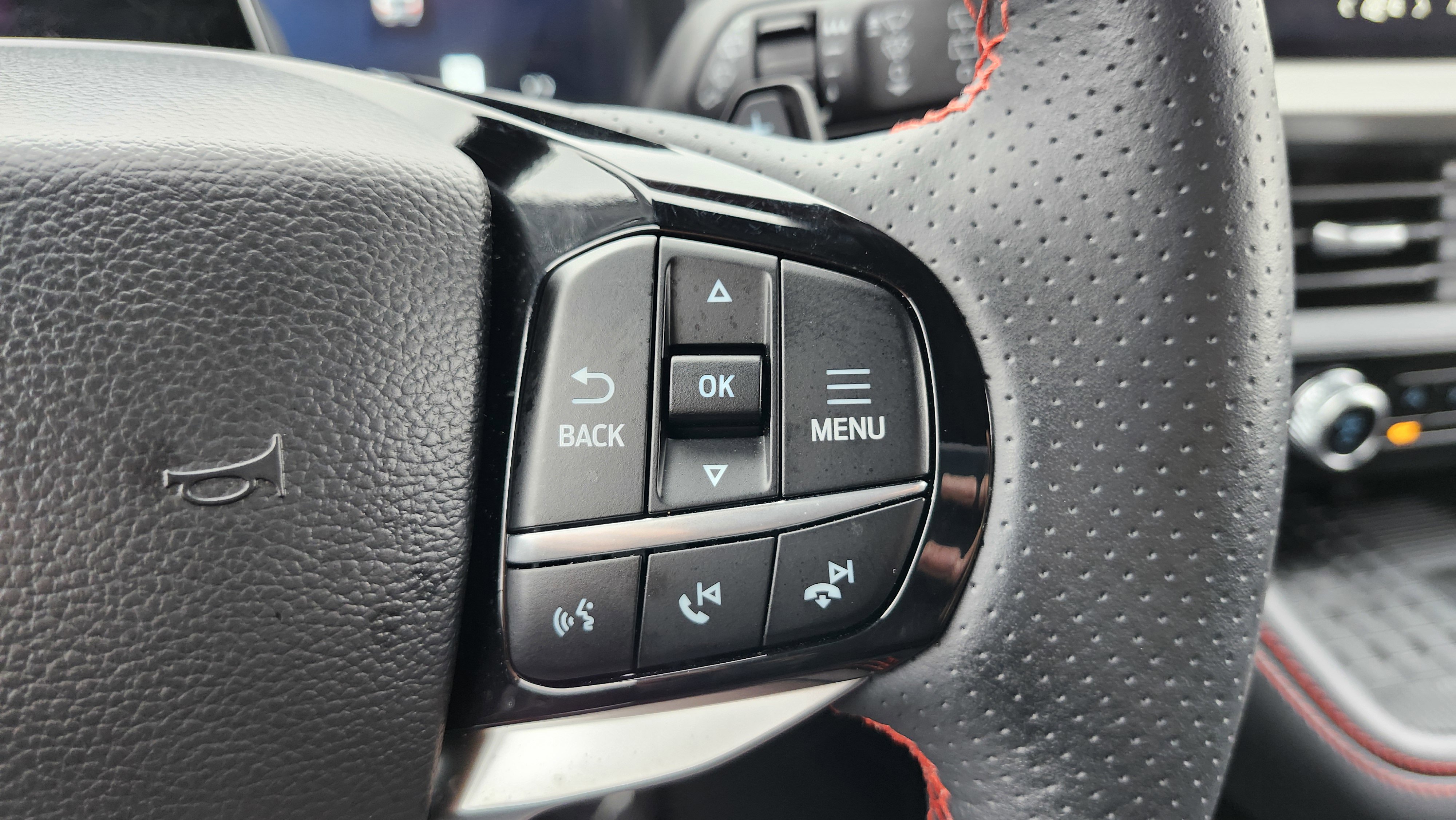 Used 2025 Ford Explorer ST w/ Sun And Sound Package image 39