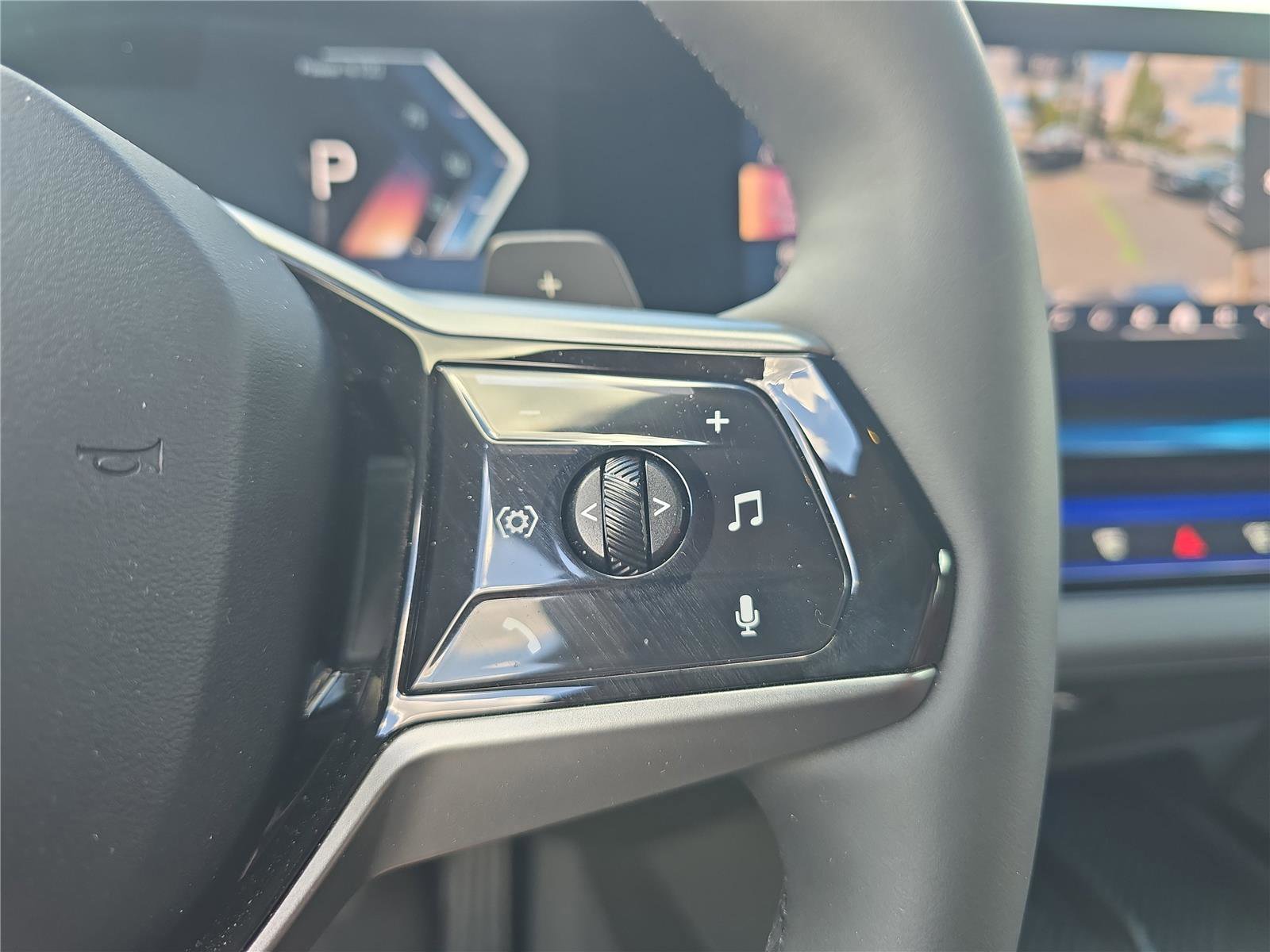 Used 2025 BMW 540i xDrive AWD/4WD image 24