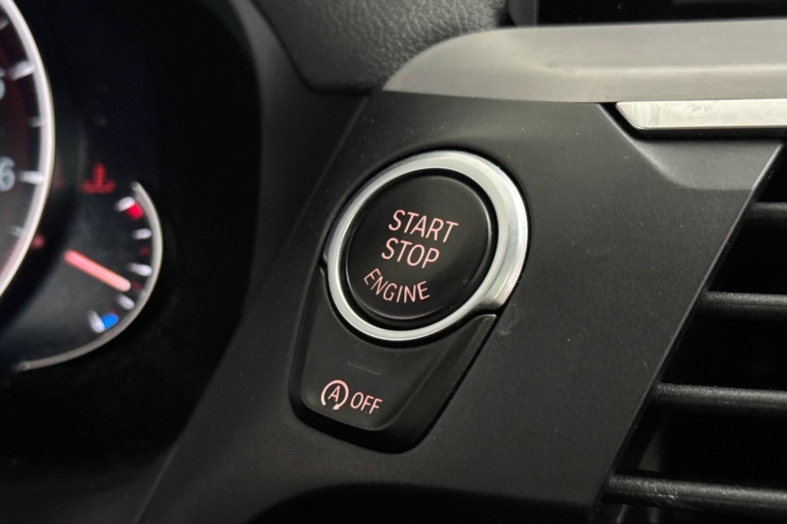 Used 2019 BMW X4 M40i w/ Executive Package image 35