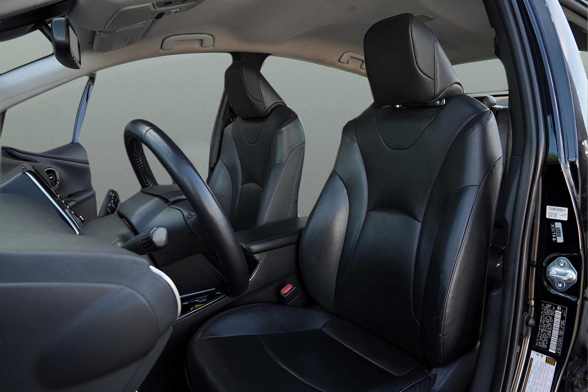 Used 2020 Toyota Prius XLE image 9