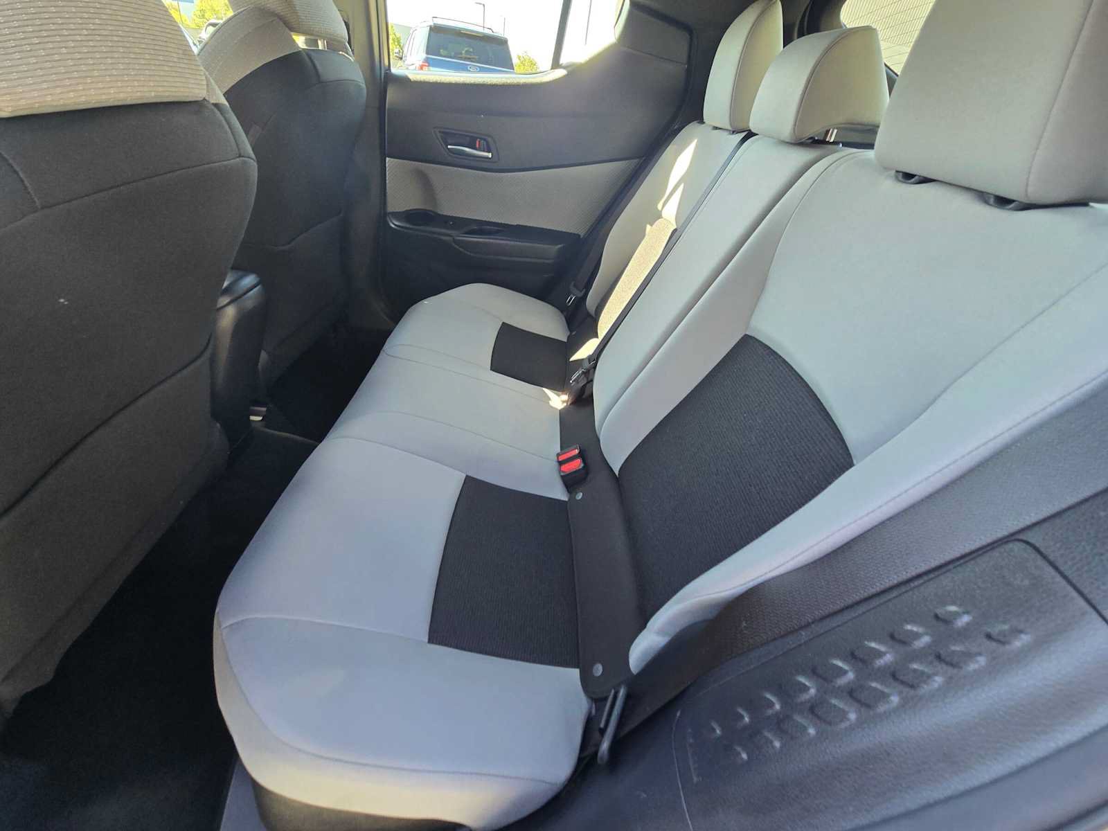 Used 2019 Toyota C-HR XLE FWD image 16