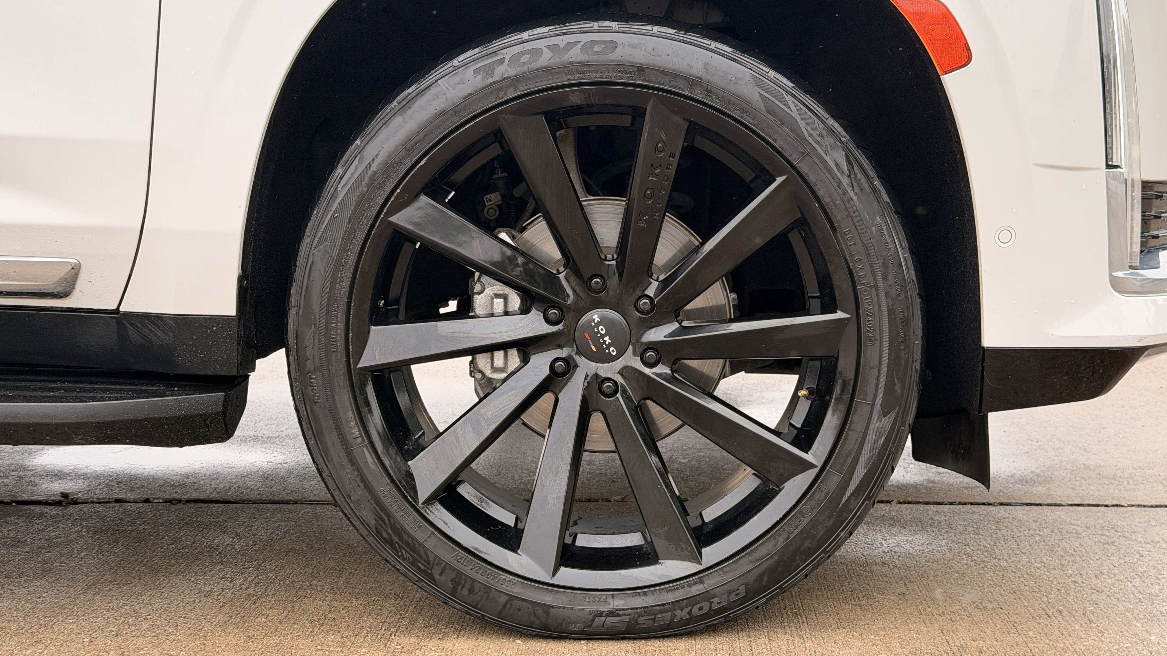 Used 2021 Cadillac Escalade ESV Premium Luxury image 9