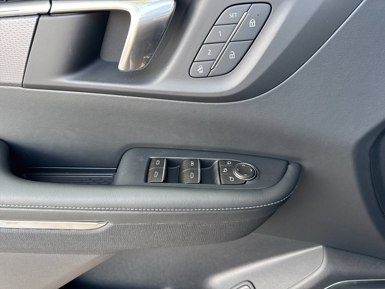 New 2026 Buick Enclave Sport Touring w/ Power Package FWD image 11