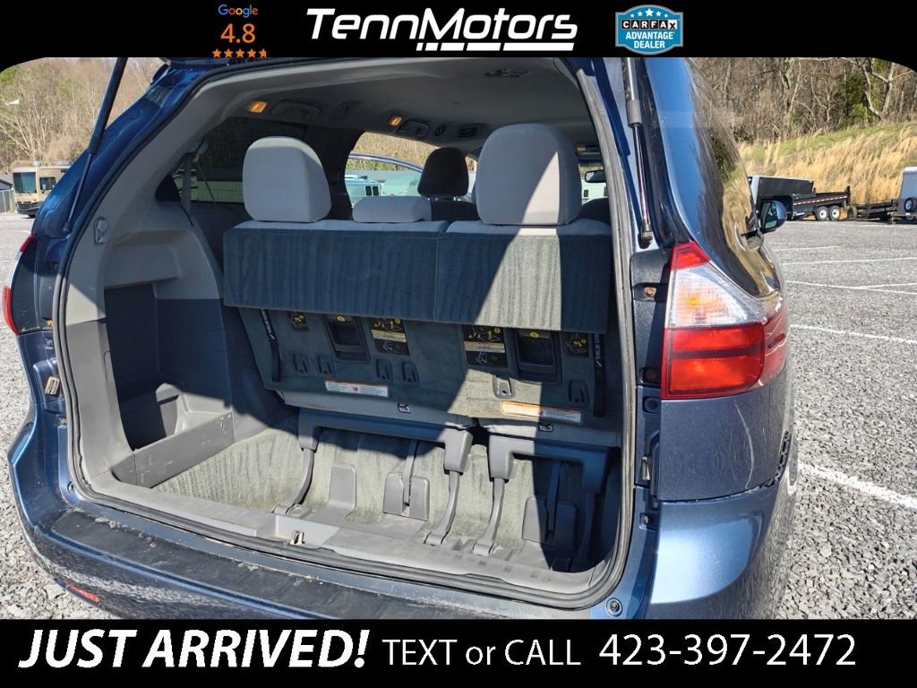 Used 2017 Toyota Sienna LE image 11