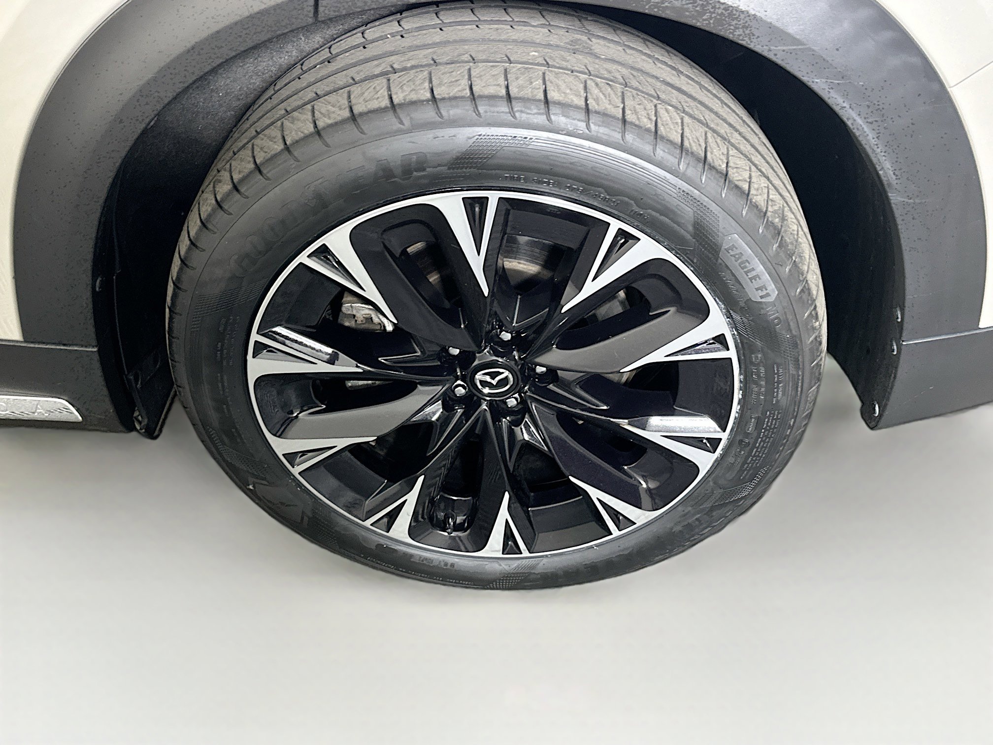 Used 2024 MAZDA CX-90 Plug-In Hybrid w/ Premium Plus image 11