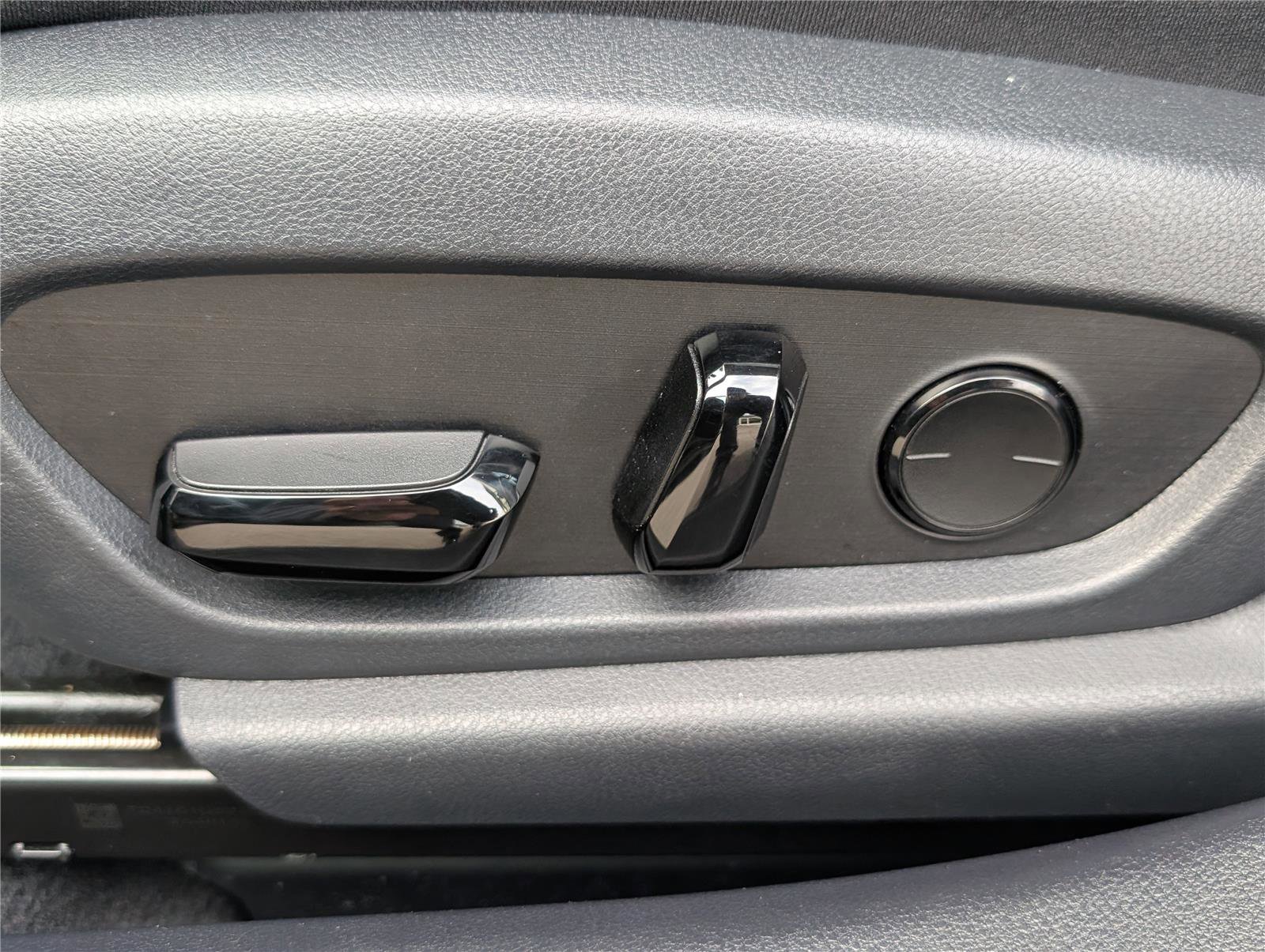 Certified 2024 Lexus ES 350 w/ Premium Package image 21