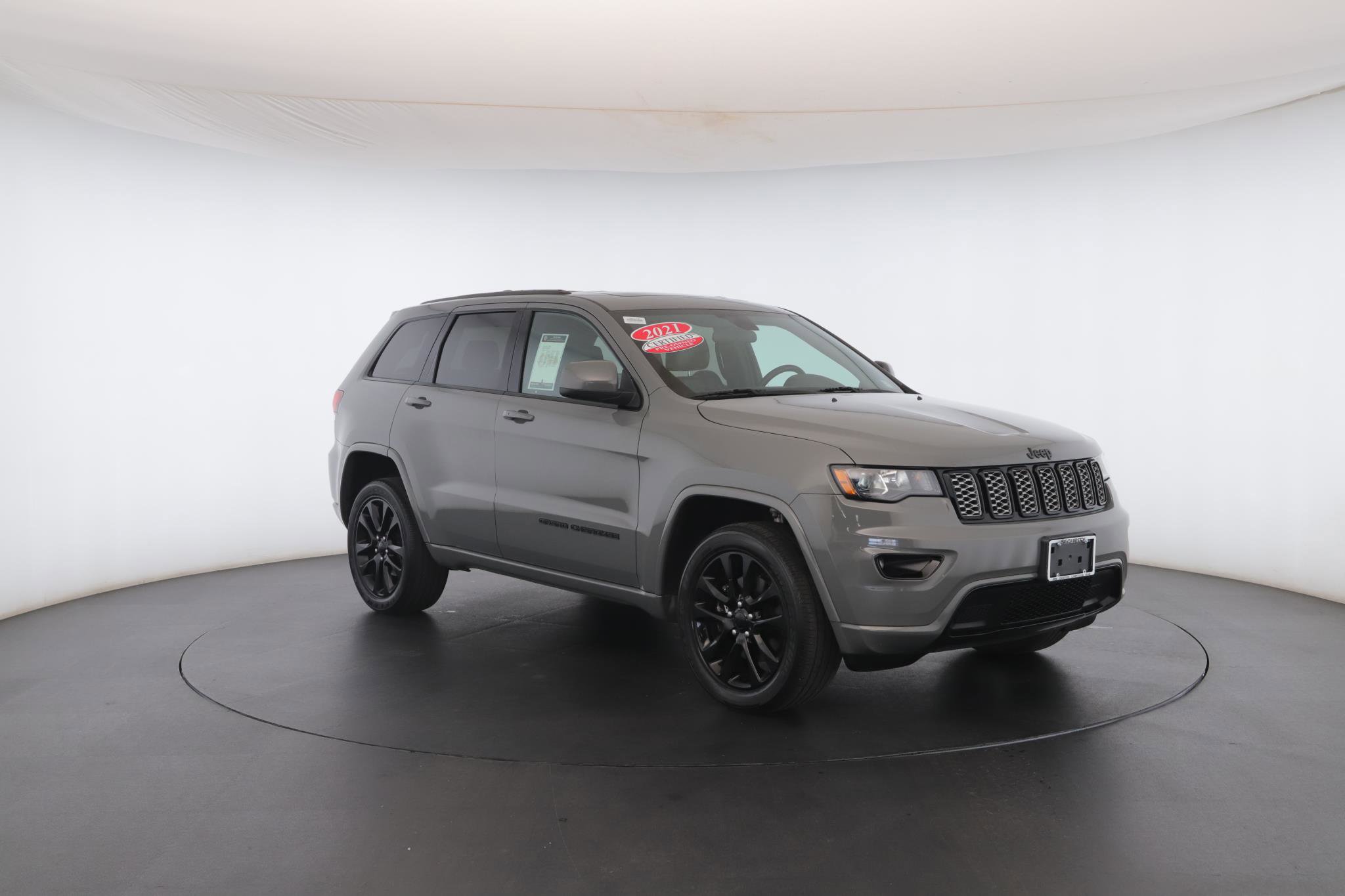Used 2021 Jeep Grand Cherokee Laredo X image 37