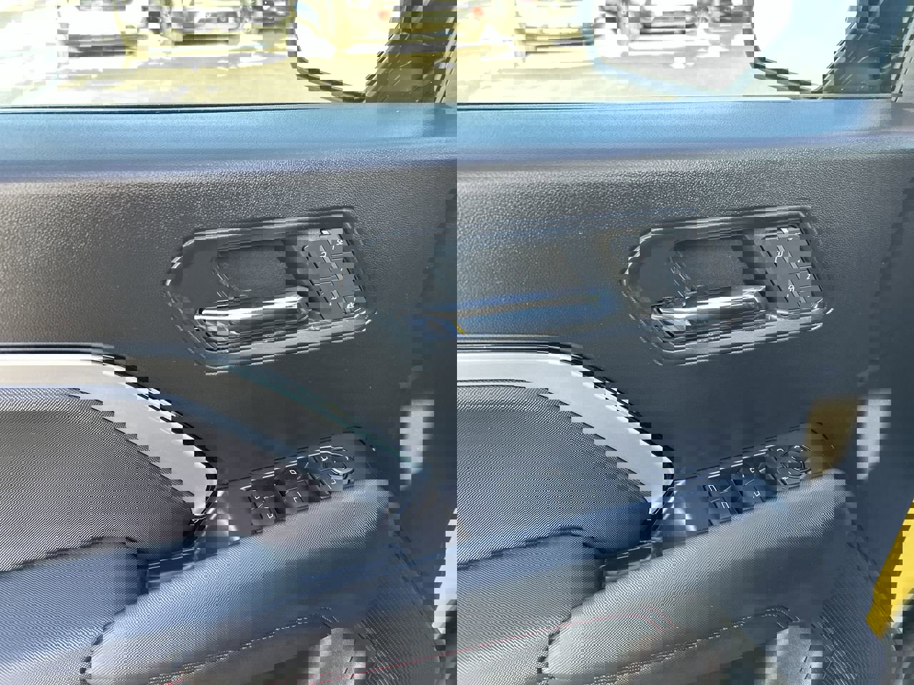 Used 2023 Chevrolet Colorado Z71 w/ Z71 Convenience Package 2 image 21