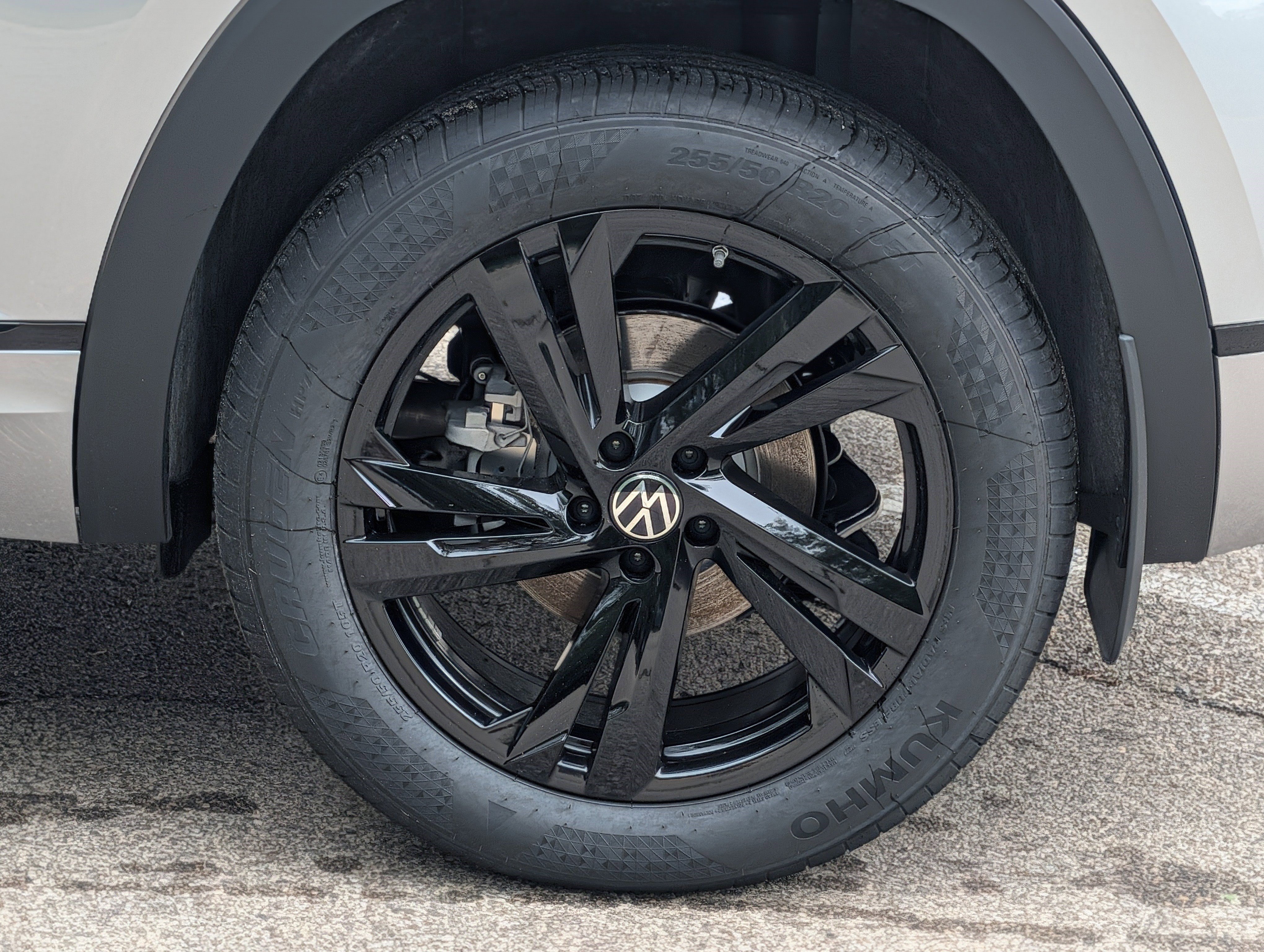 New 2026 Volkswagen Atlas Cross Sport SEL R-Line AWD/4WD image 4
