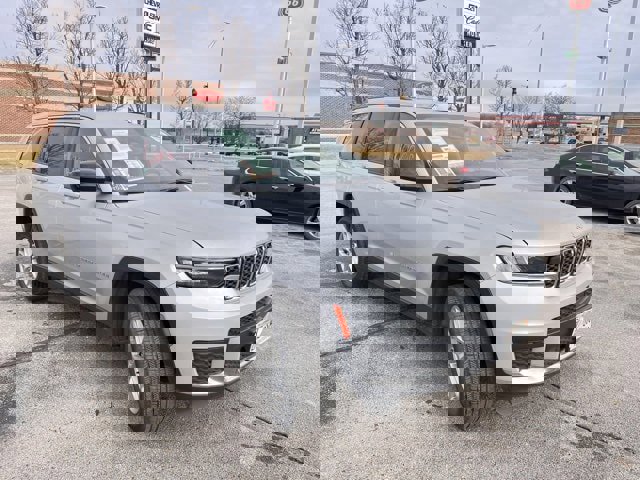 Used 2023 Jeep Grand Cherokee L Laredo