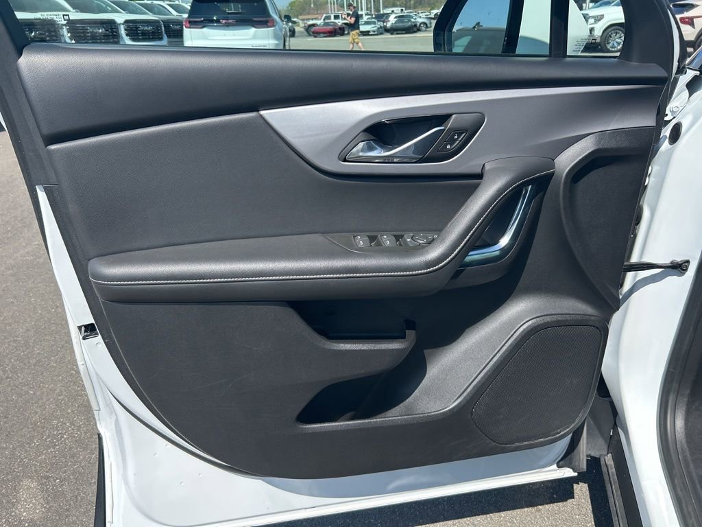 Used 2025 Chevrolet Blazer LT image 25