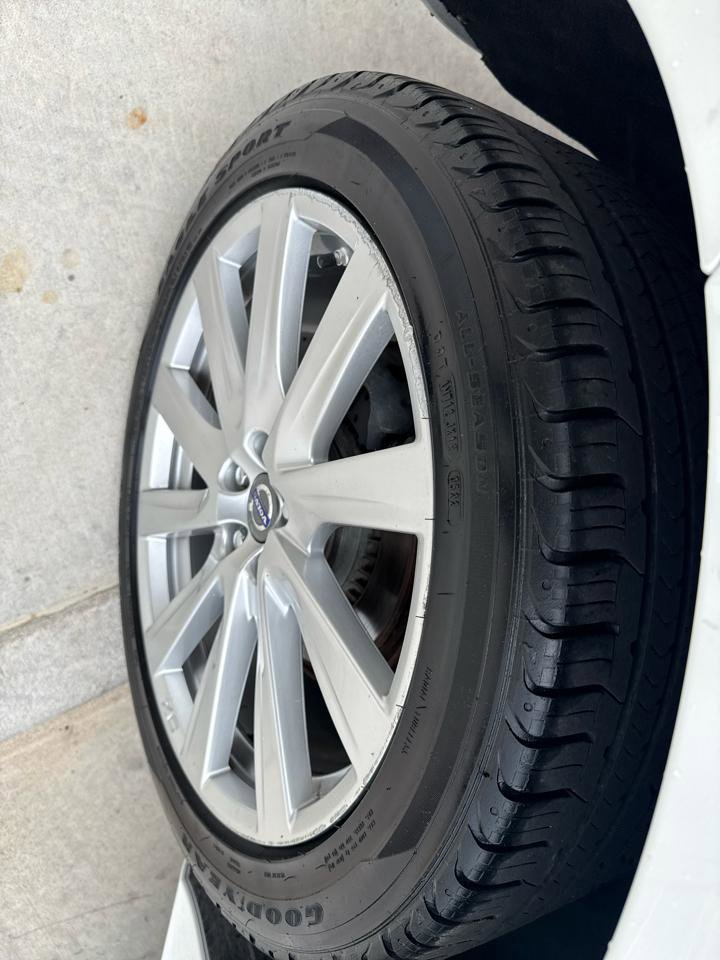 Used 2015 Volvo XC60 T6 Platinum w/ Inscription Package AWD/4WD image 16