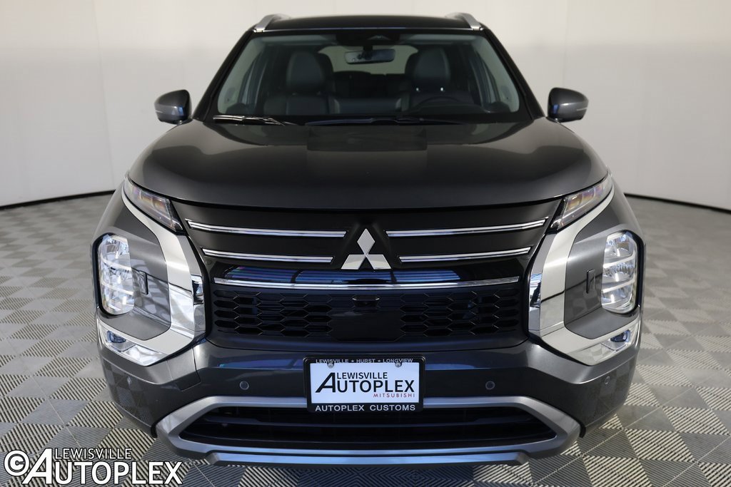 Used 2025 Mitsubishi Outlander SEL image 2