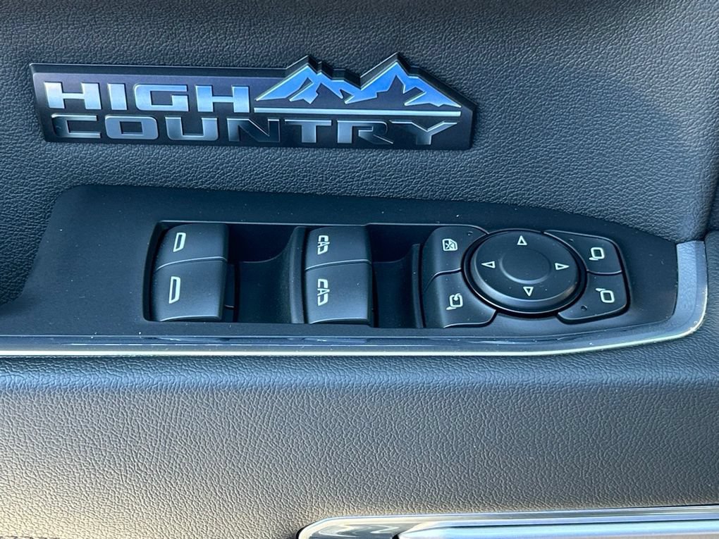 Used 2024 Chevrolet Silverado 1500 High Country AWD/4WD image 39