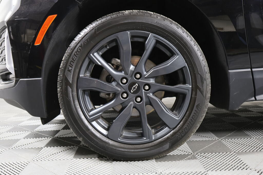 Used 2022 Chevrolet Equinox RS w/ LPO, Floor Liner Package image 9