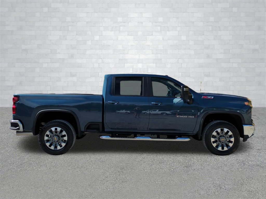 Used 2025 Chevrolet Silverado 2500 LT image 3