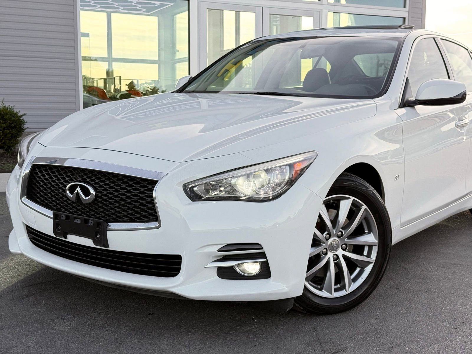 Used 2015 INFINITI Q50 AWD image 4