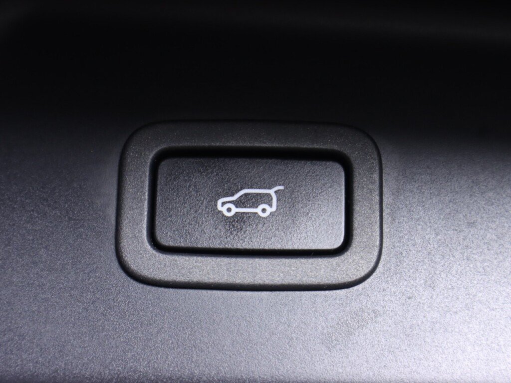 Used 2015 Land Rover Range Rover Supercharged AWD/4WD image 38