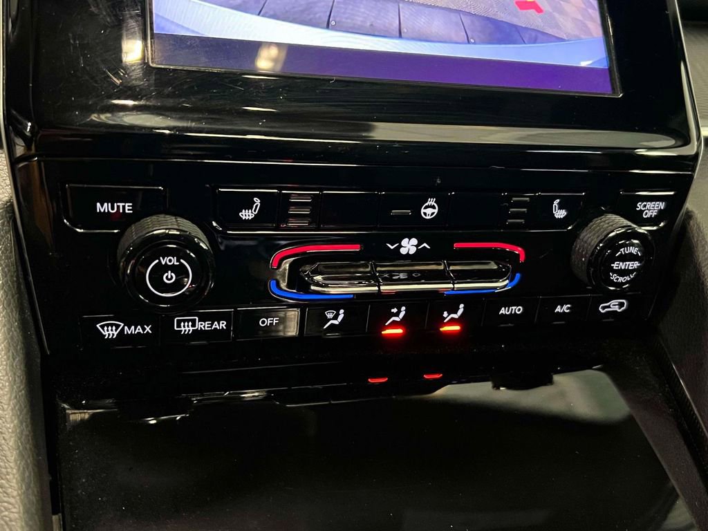 Used 2024 Jeep Grand Cherokee L Altitude image 32