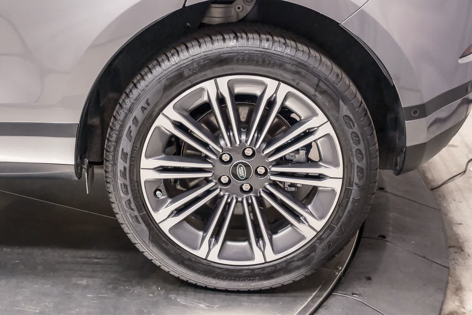 Used 2025 Land Rover Range Rover Evoque S AWD/4WD image 9