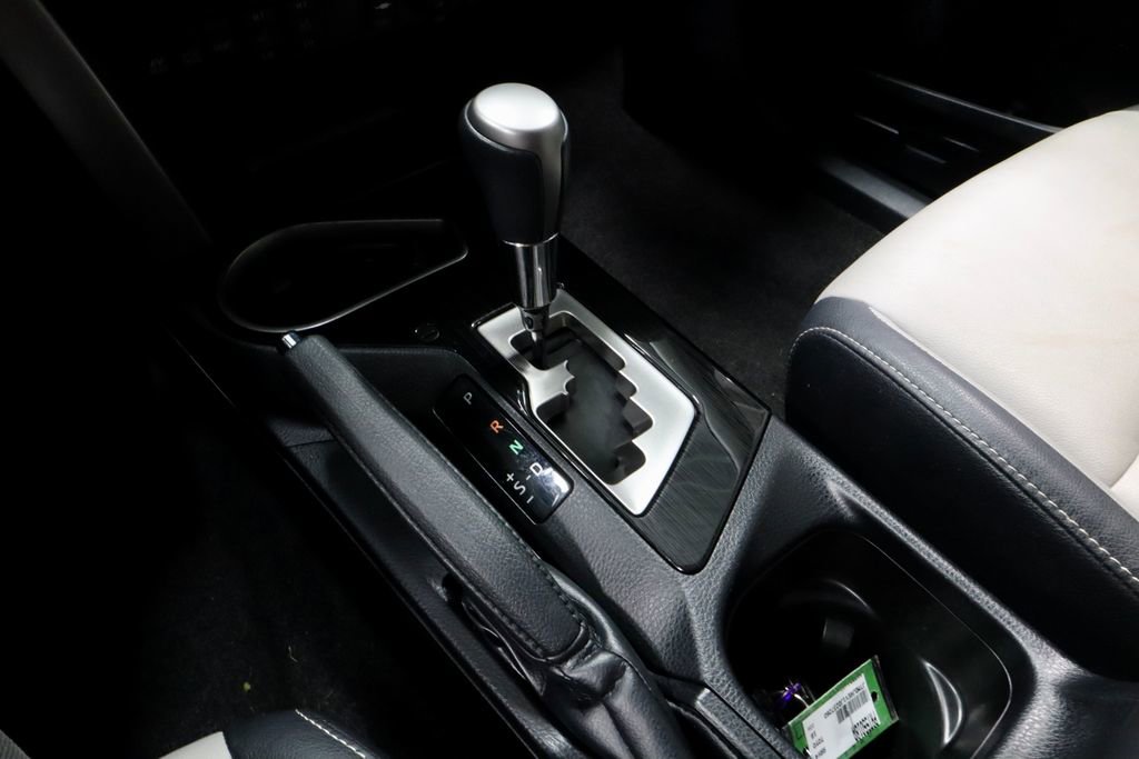 Used 2018 Toyota RAV4 Limited image 30