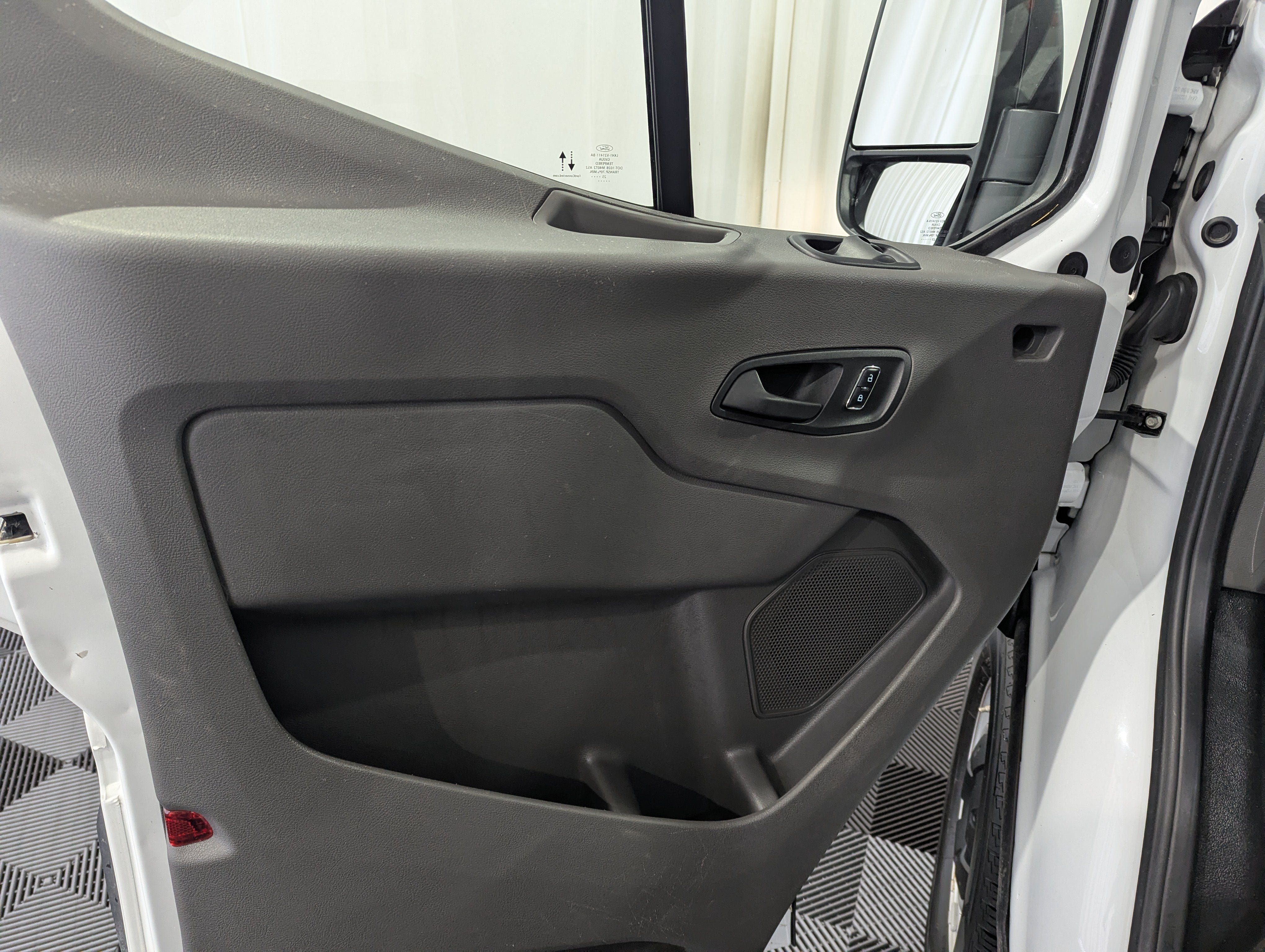 Used 2025 Ford Transit 250 148 High Roof RWD image 15