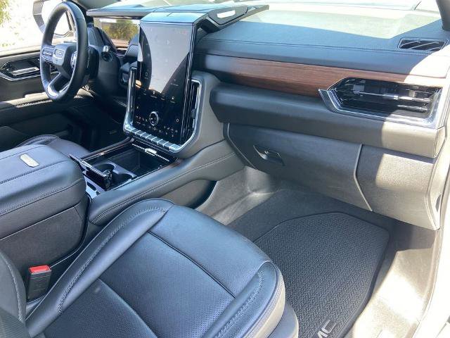 Used 2025 GMC Yukon XL Denali AWD/4WD image 25