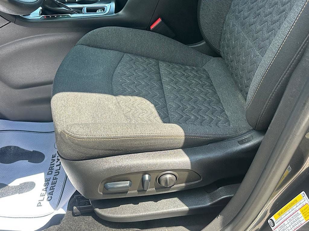Used 2023 Chevrolet Equinox LT AWD/4WD image 12