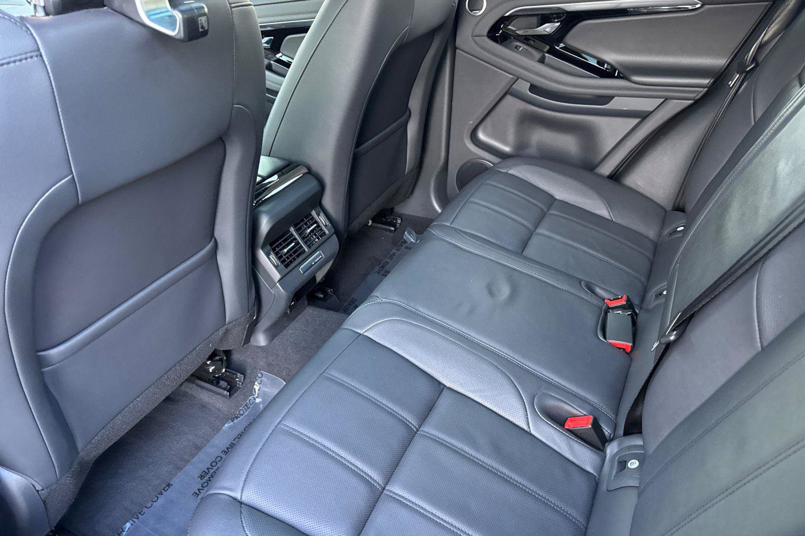 Used 2023 Land Rover Range Rover Evoque R-Dynamic SE image 11