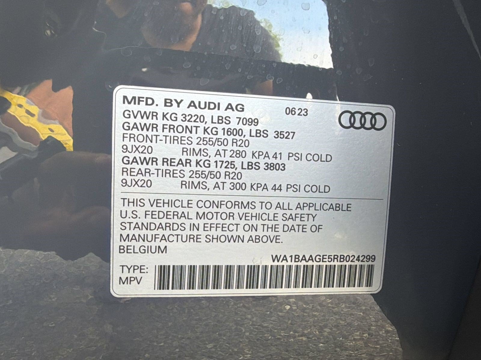 Used 2024 Audi Q8 e-tron Premium AWD/4WD image 26