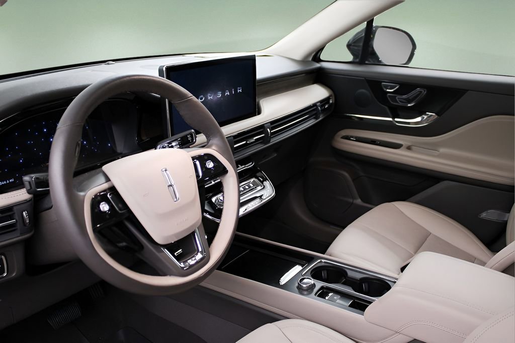 Used 2024 Lincoln Corsair Reserve w/ Equipment Group 201A image 18