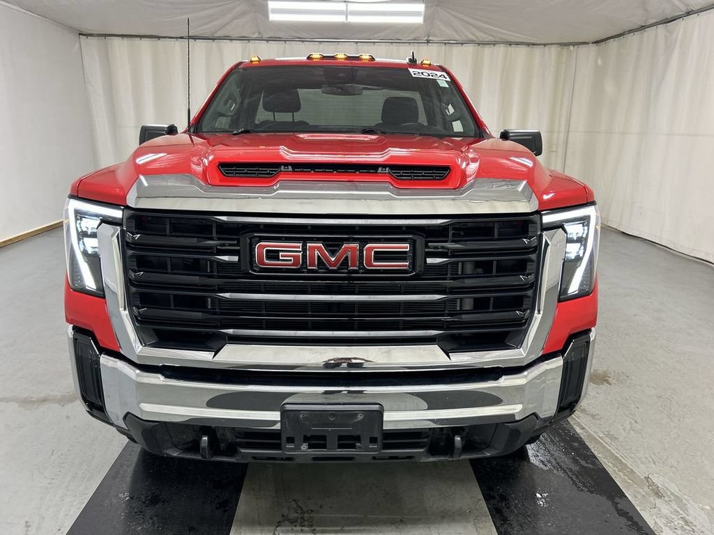 Certified 2024 GMC Sierra 2500 Pro w/ Convenience Package AWD/4WD image 3