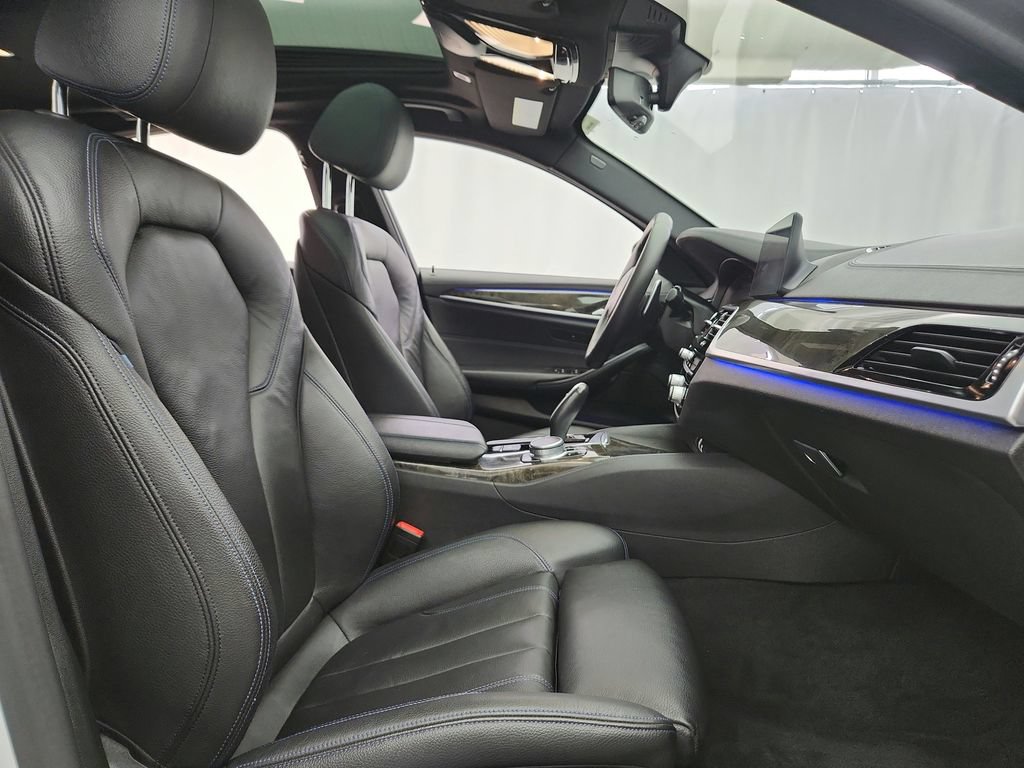 Used 2020 BMW 530i xDrive w/ M Sport Package AWD/4WD image 33