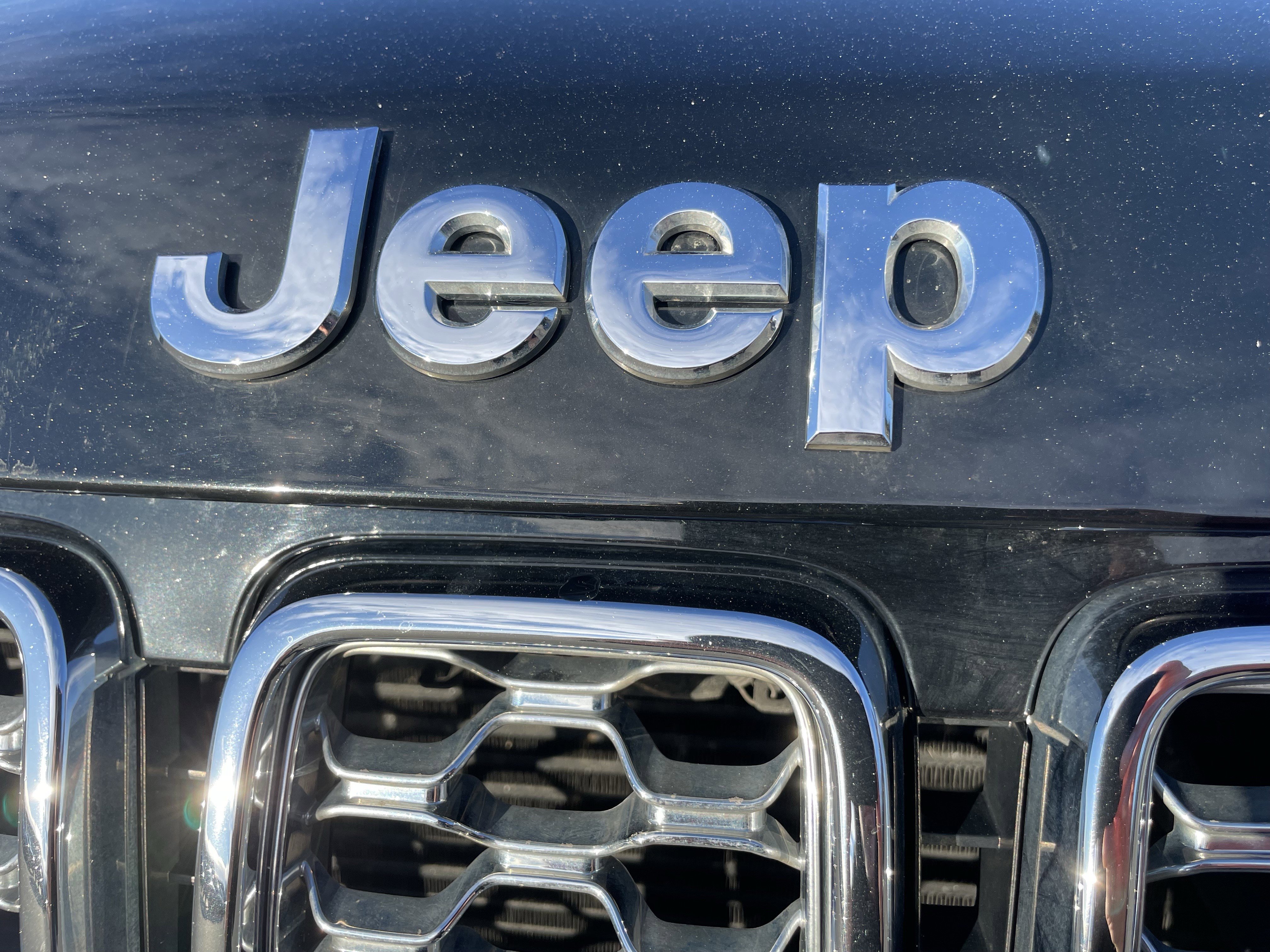 Used 2020 Jeep Grand Cherokee Overland image 32