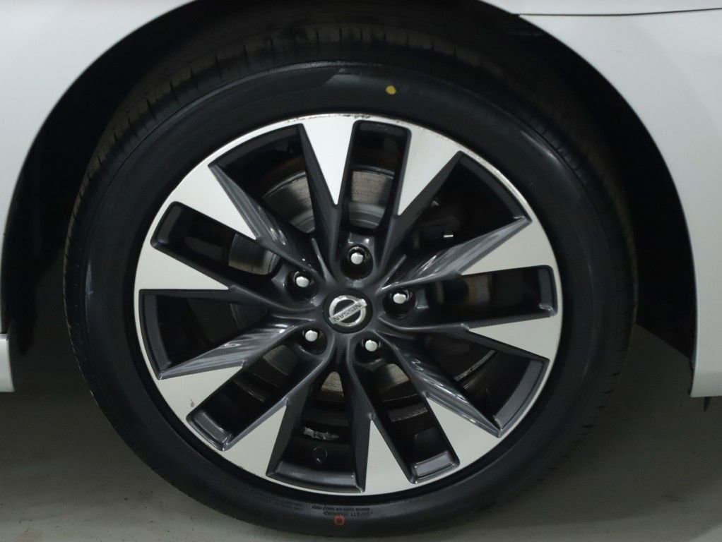 Used 2017 Nissan Sentra SR w/ Protection Package image 10