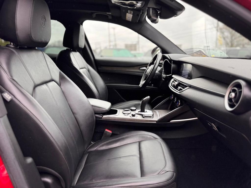 Used 2023 Alfa Romeo Stelvio Ti AWD/4WD image 26