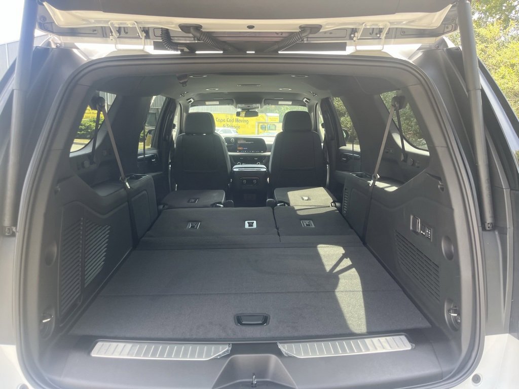 New 2025 Chevrolet Suburban Premier image 7