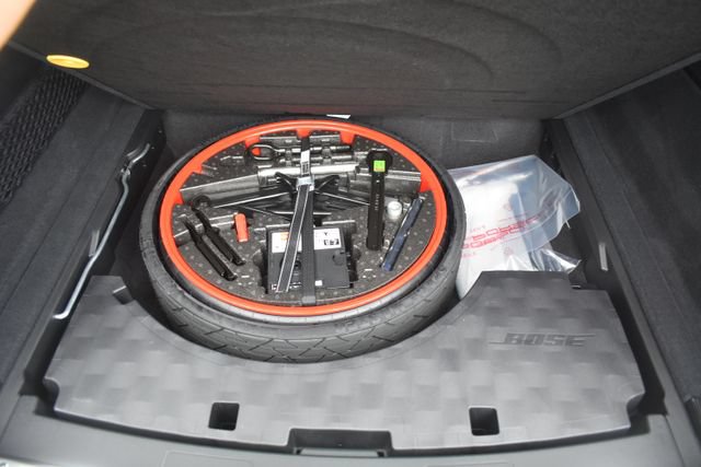 Used 2026 Porsche Cayenne AWD/4WD image 45