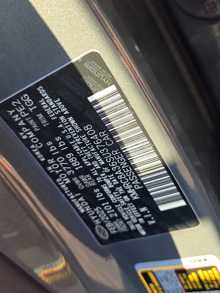 Used 2025 Hyundai Venue SEL image 17