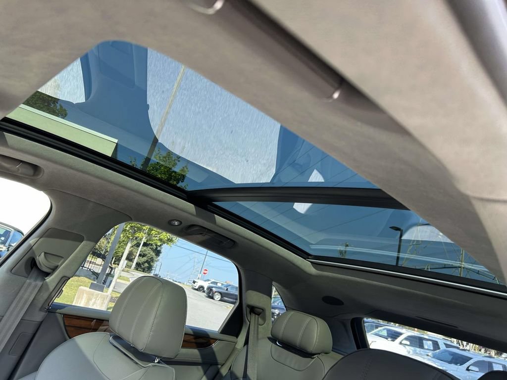 Used 2019 Bentley Bentayga AWD/4WD image 19