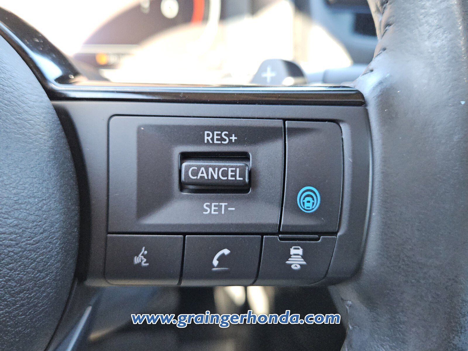 Used 2024 Nissan Rogue Platinum image 20