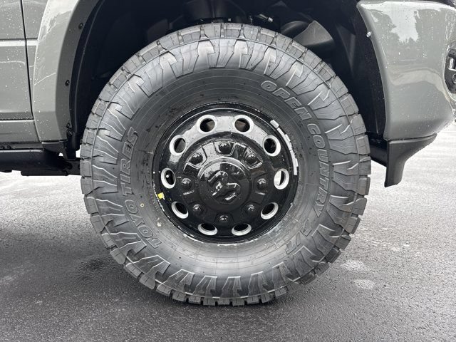 New 2026 RAM 3500 Limited AWD/4WD image 12