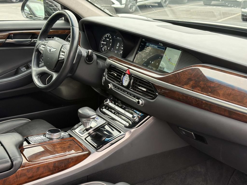 Used 2019 Genesis G90 5.0 Ultimate RWD image 21